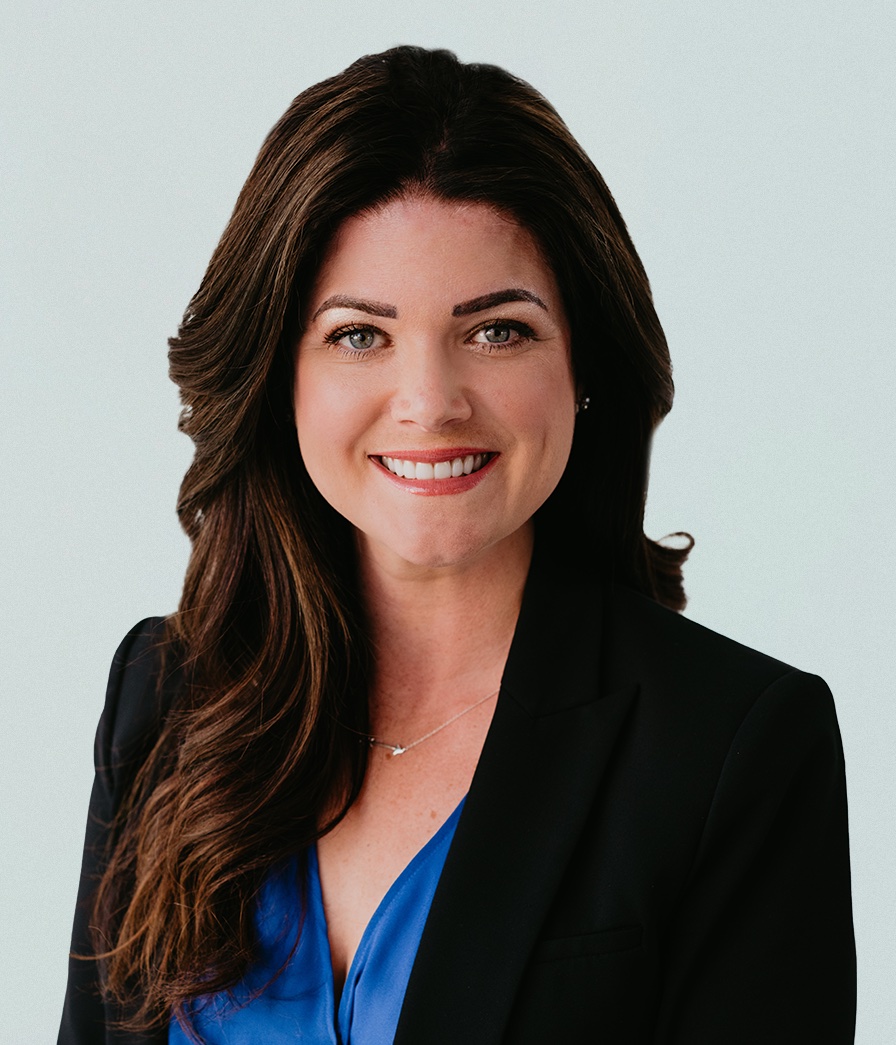 Luxury Real Estate Agent Evangelina Duke-Petroni Headshot | IS Luxury